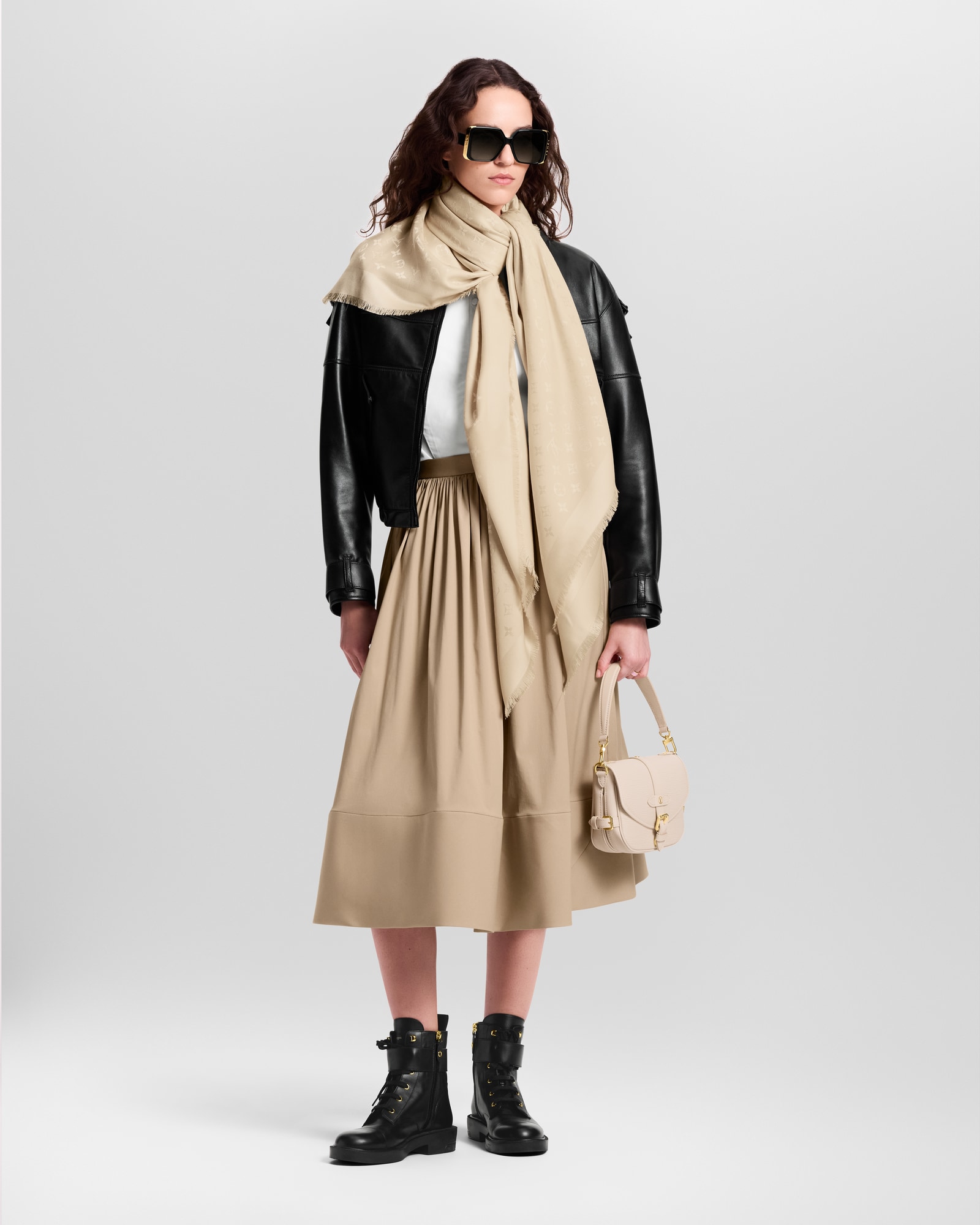 2024ss新作　ソミュールbb クォーツ ルイヴィトンソミュール美品 ルイ·ヴィトン】新作BAG「ソミュール BB